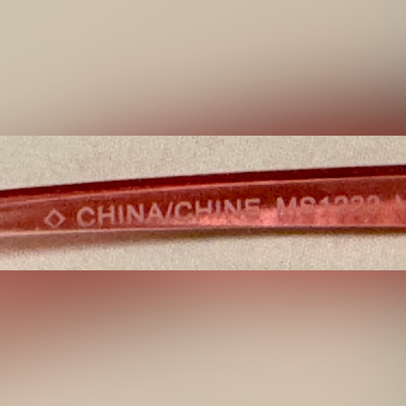 Betsey Johnson reading eye glasses - 2.0 magnification - new - excellent - Picture 6 of 10